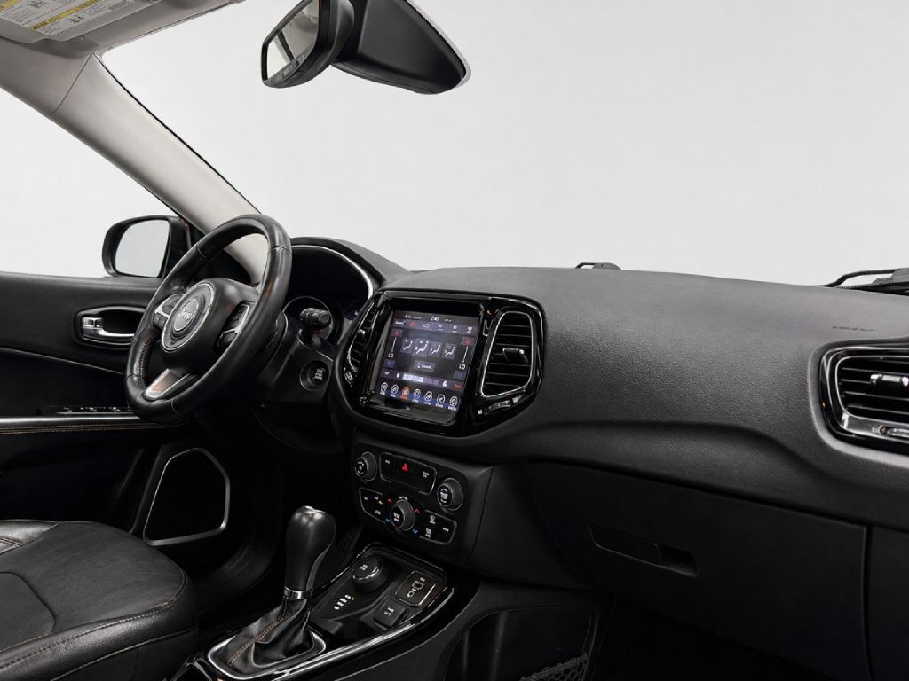 2018 Jeep Compass Image 40