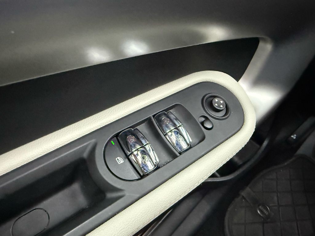 2023 MINI Cooper Image 11