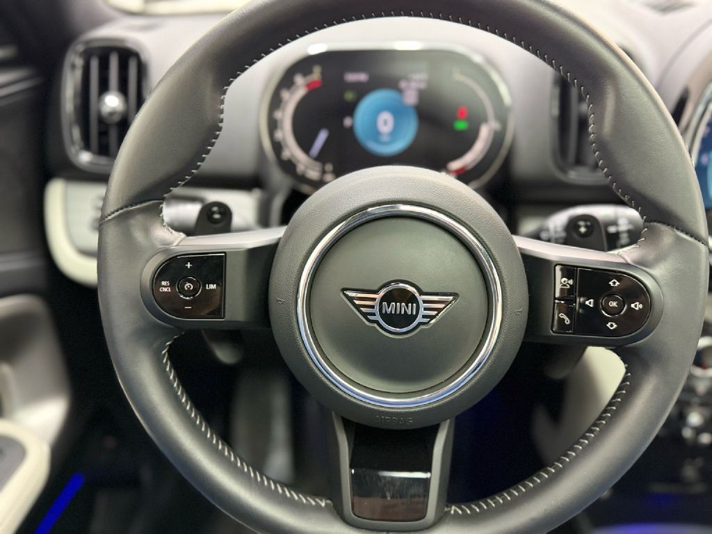2023 MINI Cooper Image 12