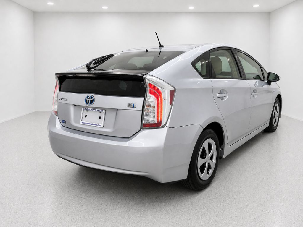 2015 Toyota Prius Image 3
