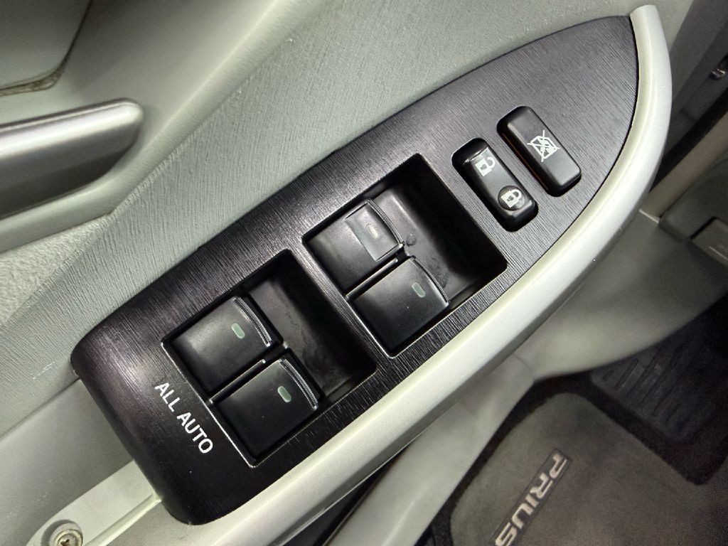 2015 Toyota Prius Image 10