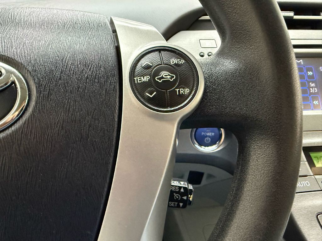 2015 Toyota Prius Image 13