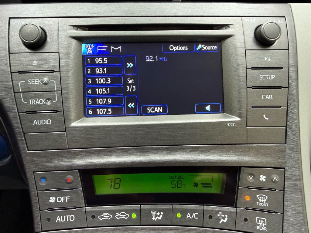 2015 Toyota Prius Image 15