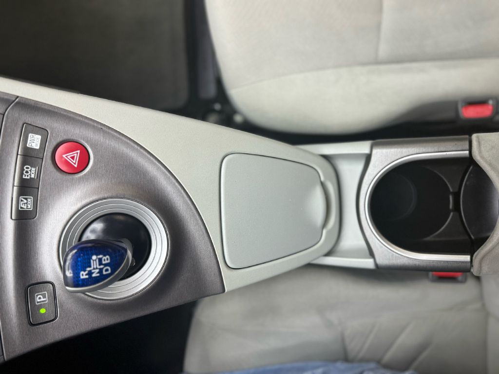 2015 Toyota Prius Image 18