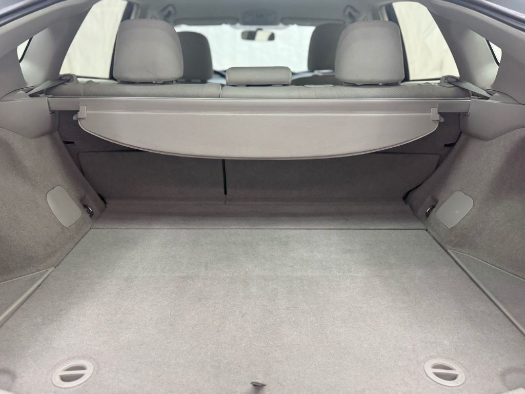 2015 Toyota Prius Image 22