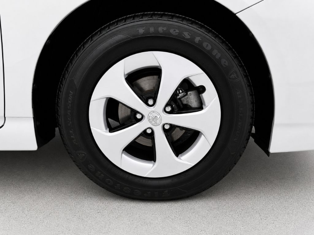 2015 Toyota Prius Image 29