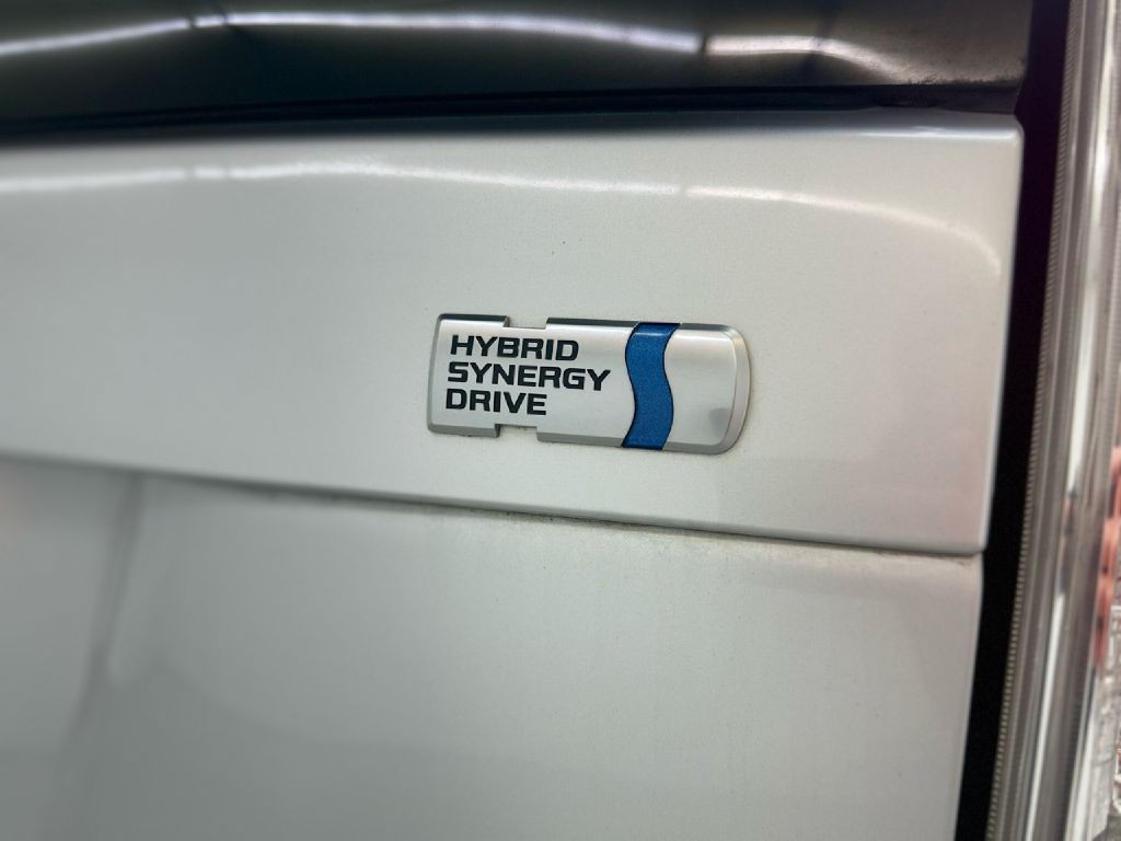 2015 Toyota Prius Image 34