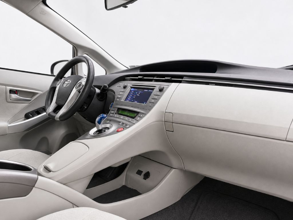 2015 Toyota Prius Image 35