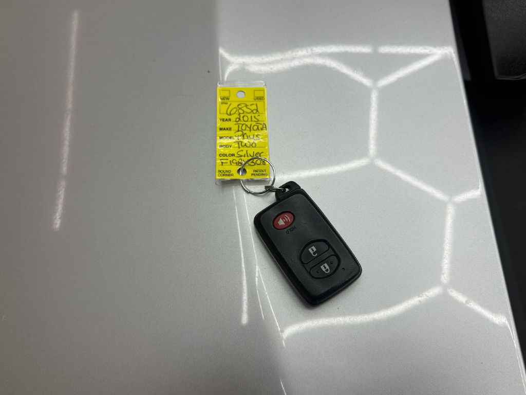 2015 Toyota Prius Image 37