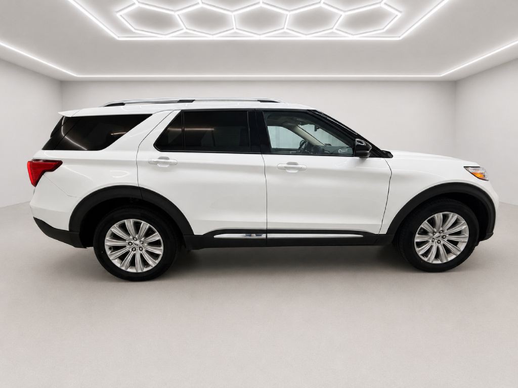 2021 Ford Explorer Image 2