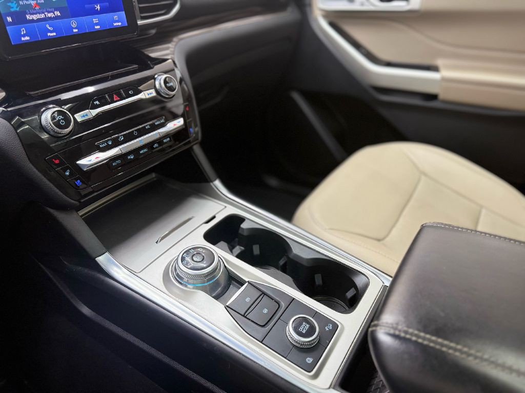 2021 Ford Explorer Image 21