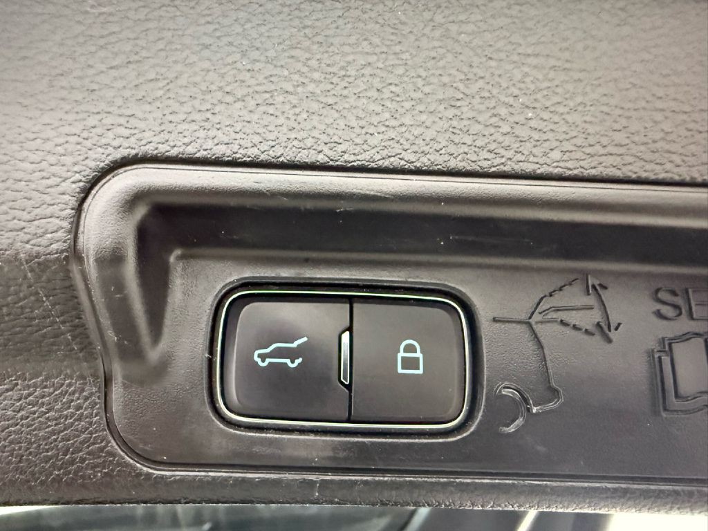 2021 Ford Explorer Image 32