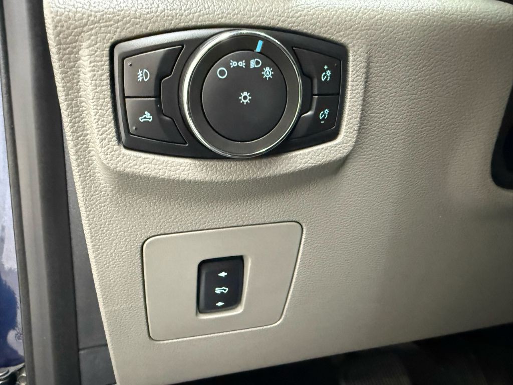 2015 Ford F-150 Image 21