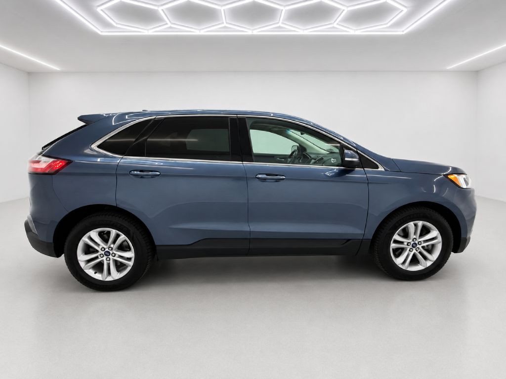 2019 Ford Edge Image 2