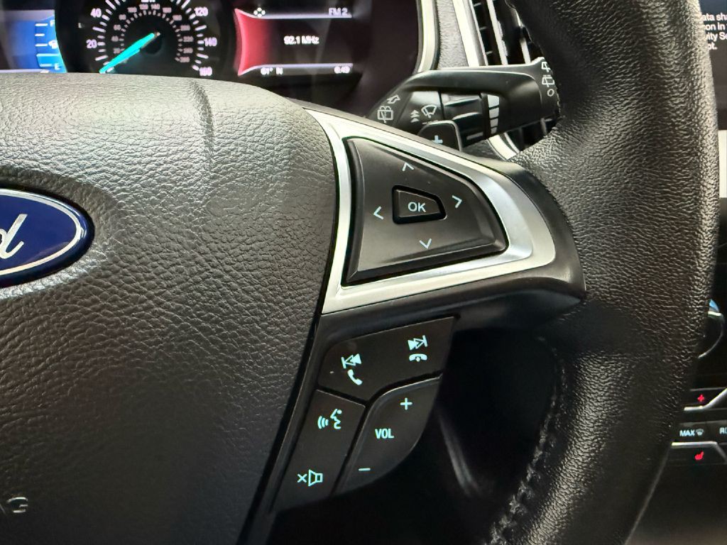 2019 Ford Edge Image 15