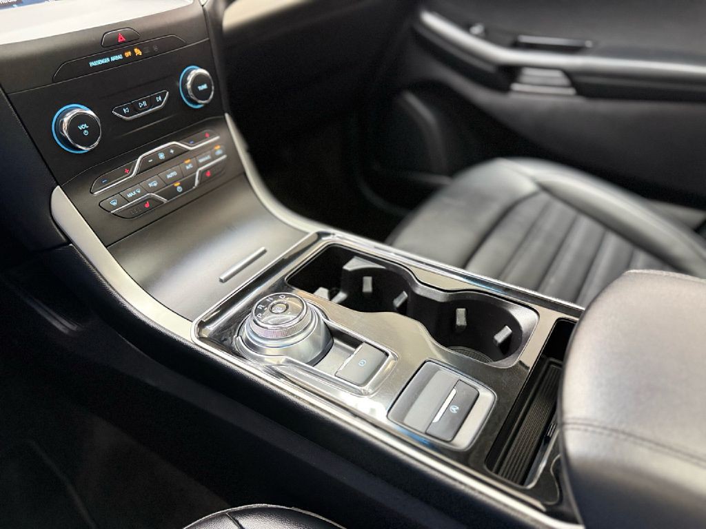 2019 Ford Edge Image 21