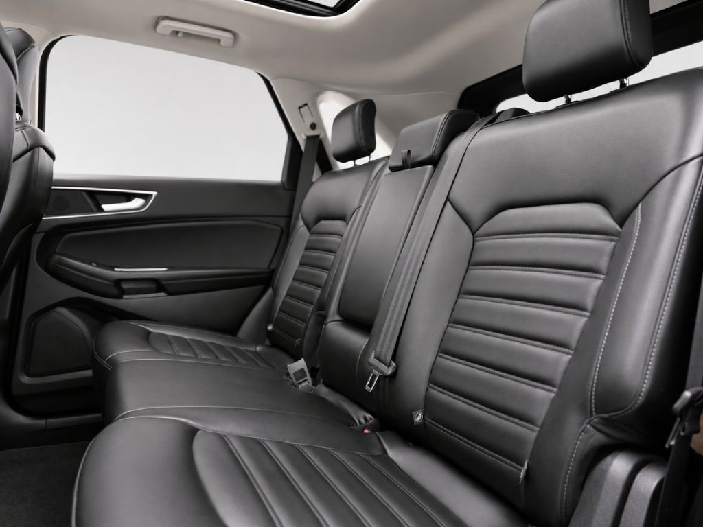 2019 Ford Edge Image 23