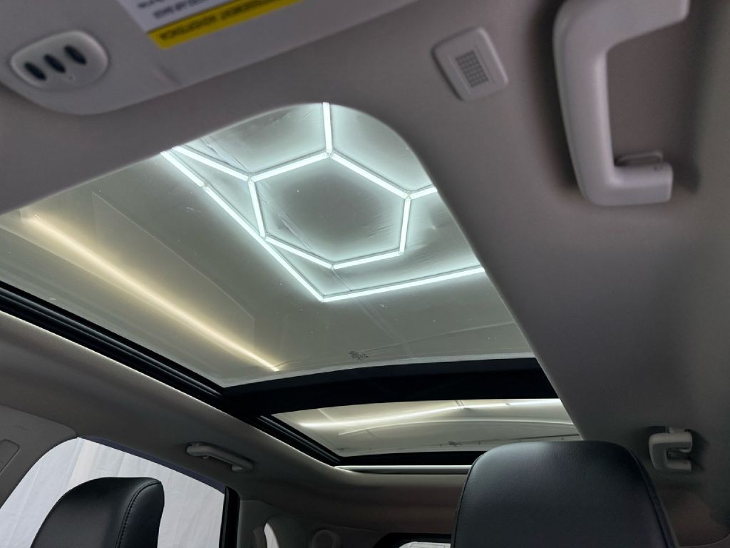 2020 Ford Edge Image 11