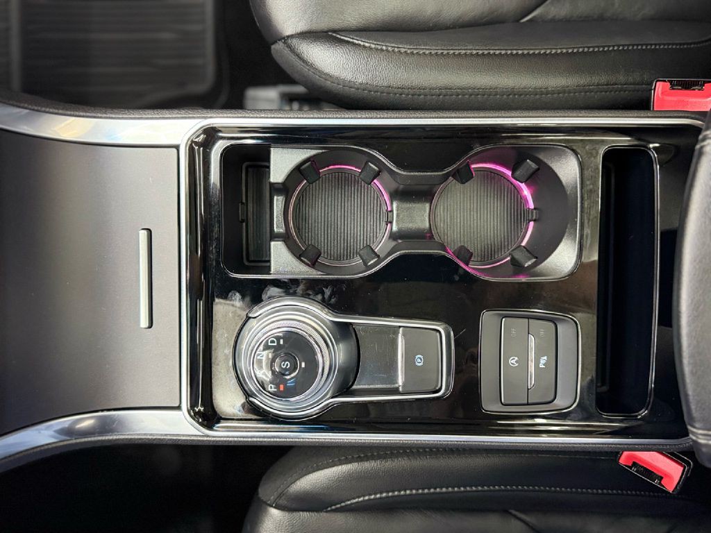 2020 Ford Edge Image 21