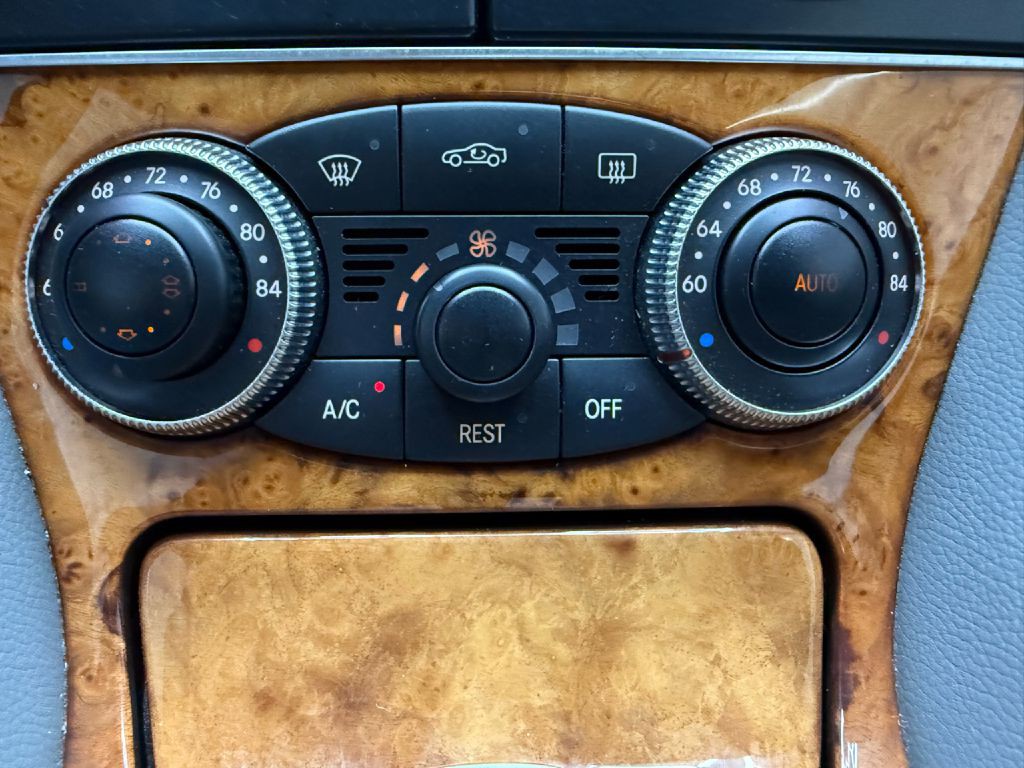2007 Mercedes-Benz SL-Class Image 19