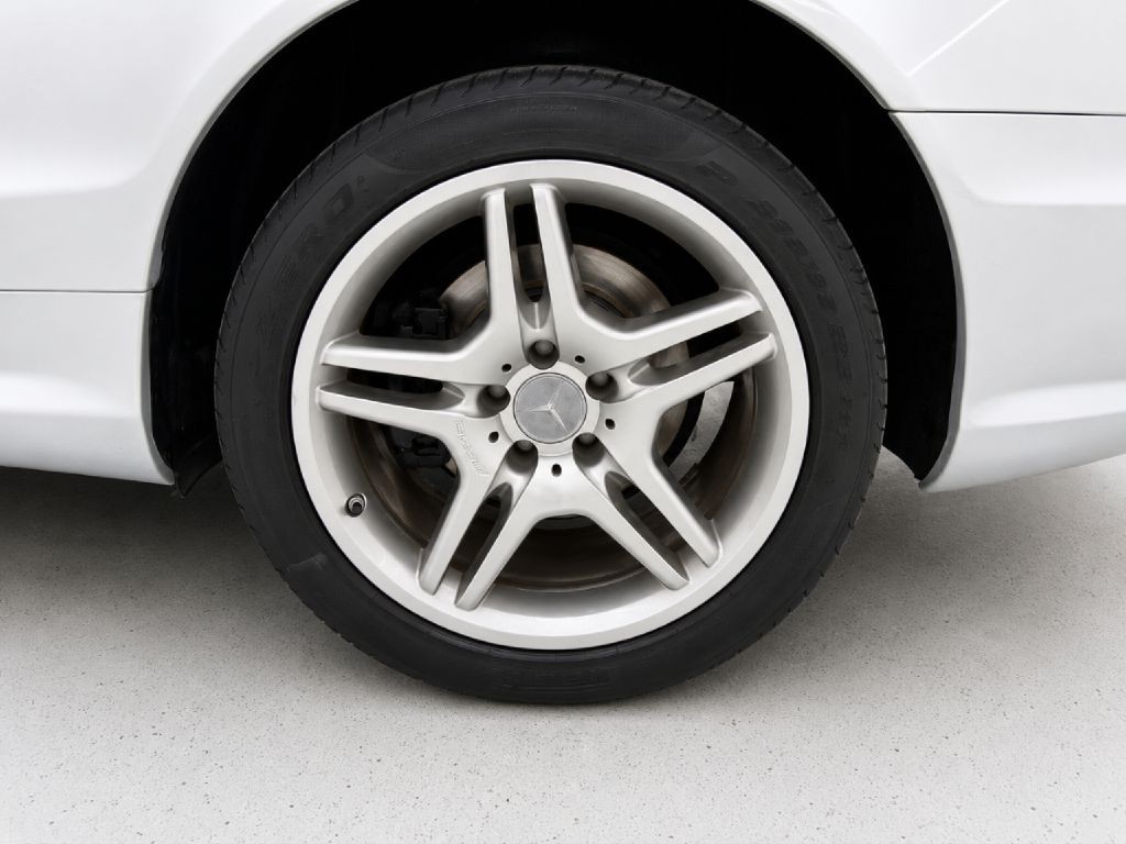 2007 Mercedes-Benz SL-Class Image 24