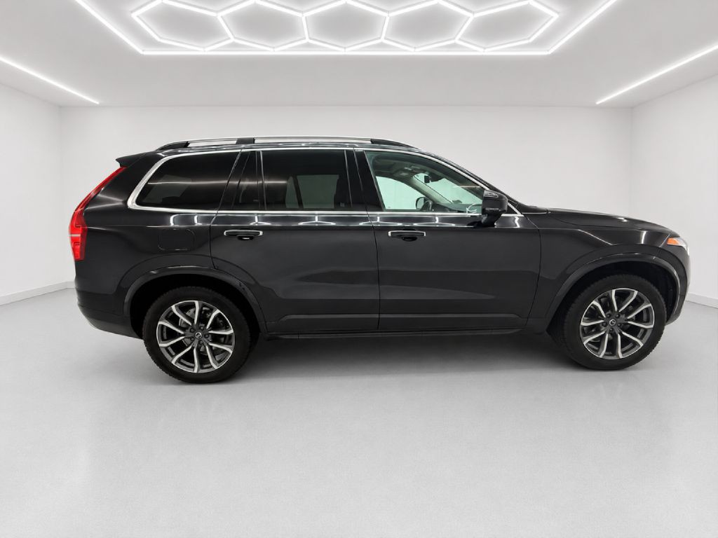 2018 Volvo XC90 Image 2