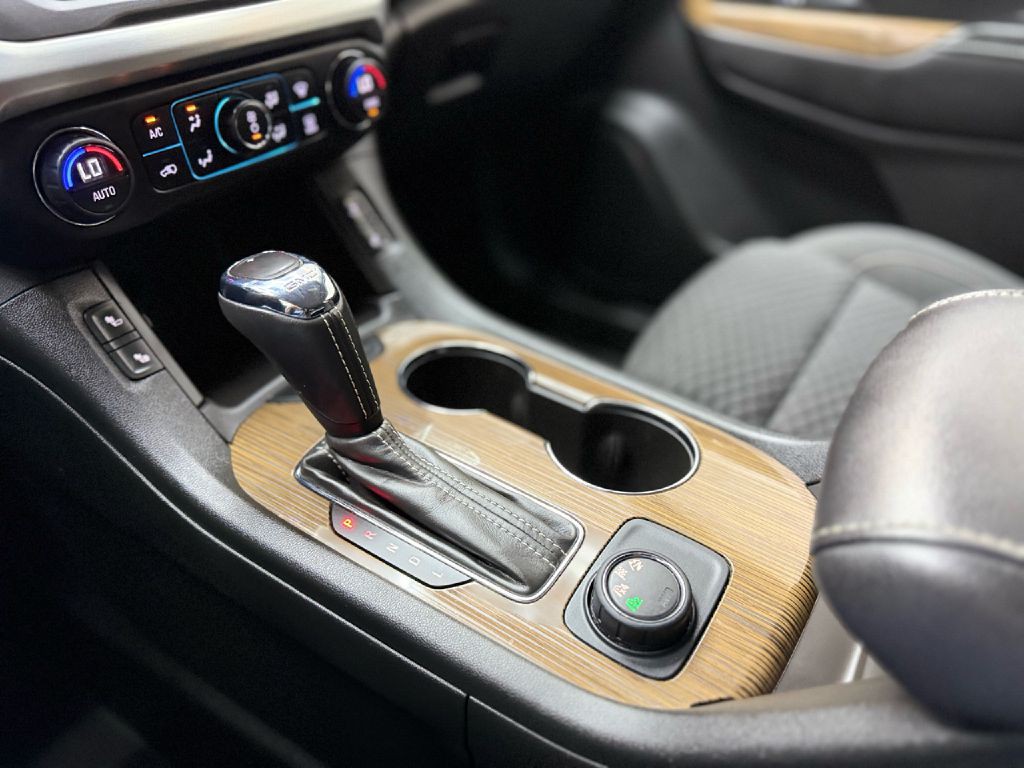 2017 GMC Acadia Image 19