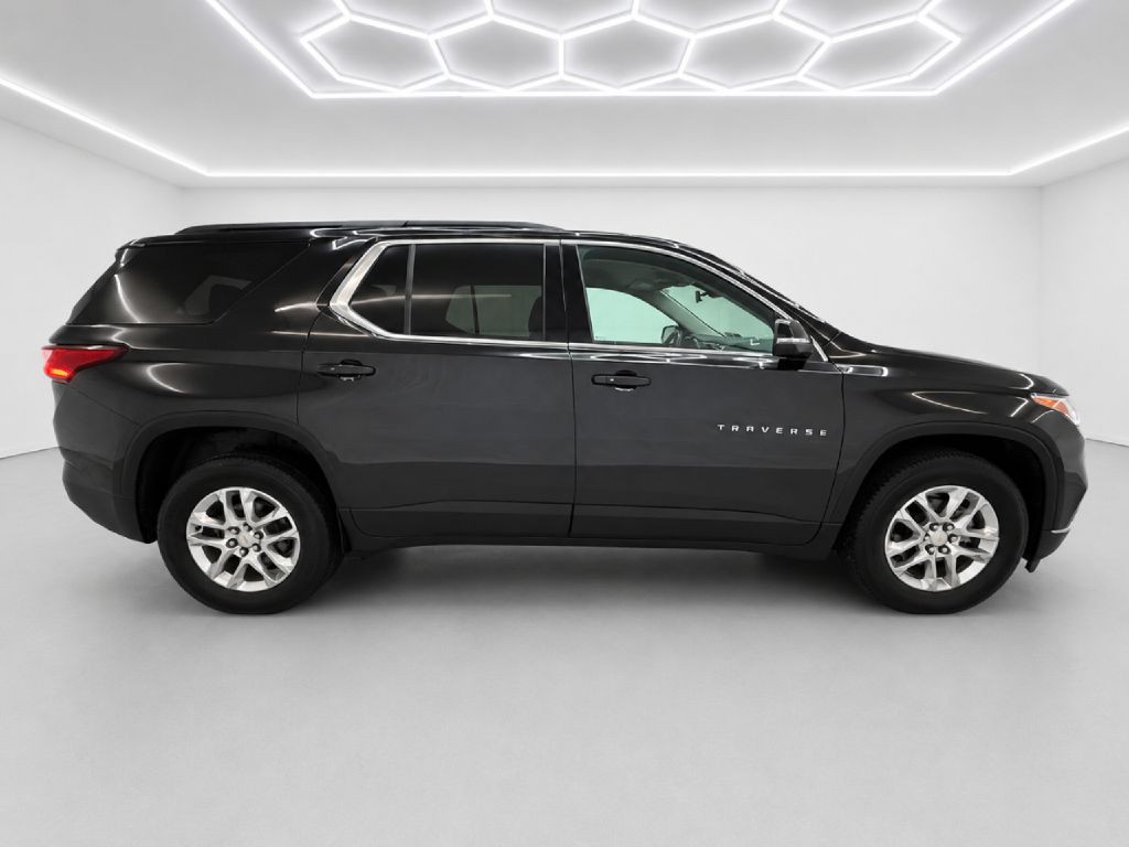 2021 Chevrolet Traverse Image 2