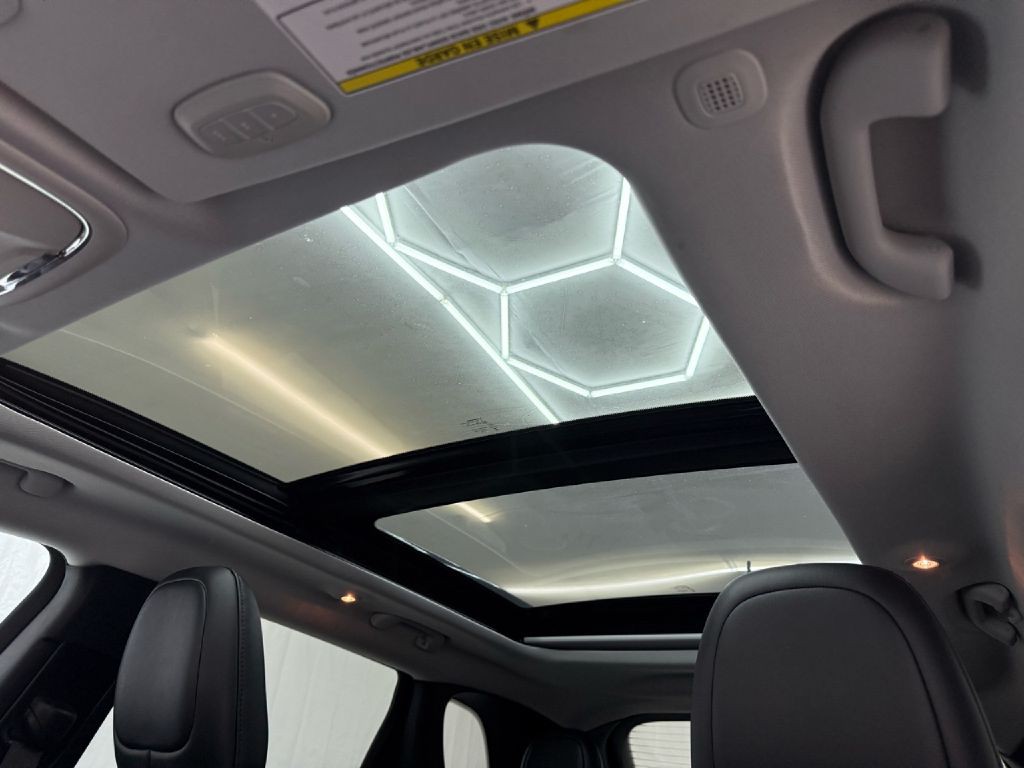 2022 Jeep Cherokee Image 11