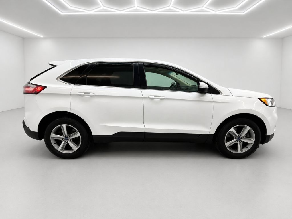 2019 Ford Edge Image 2