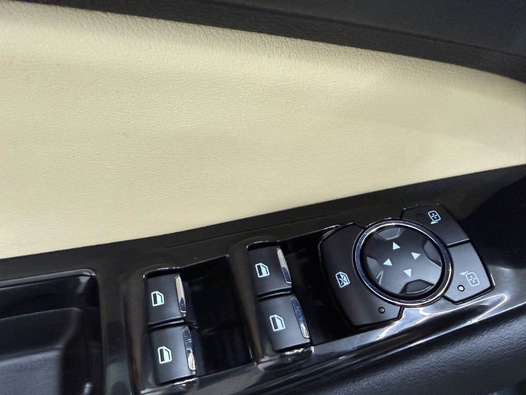 2019 Ford Edge Image 12