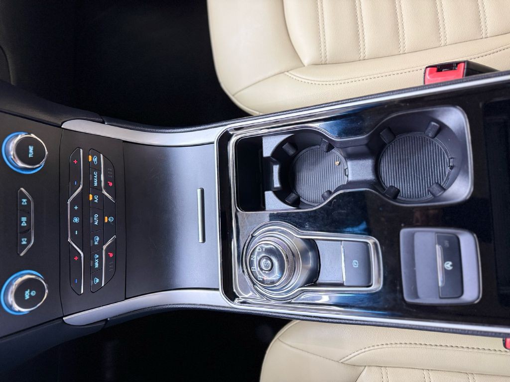 2019 Ford Edge Image 22