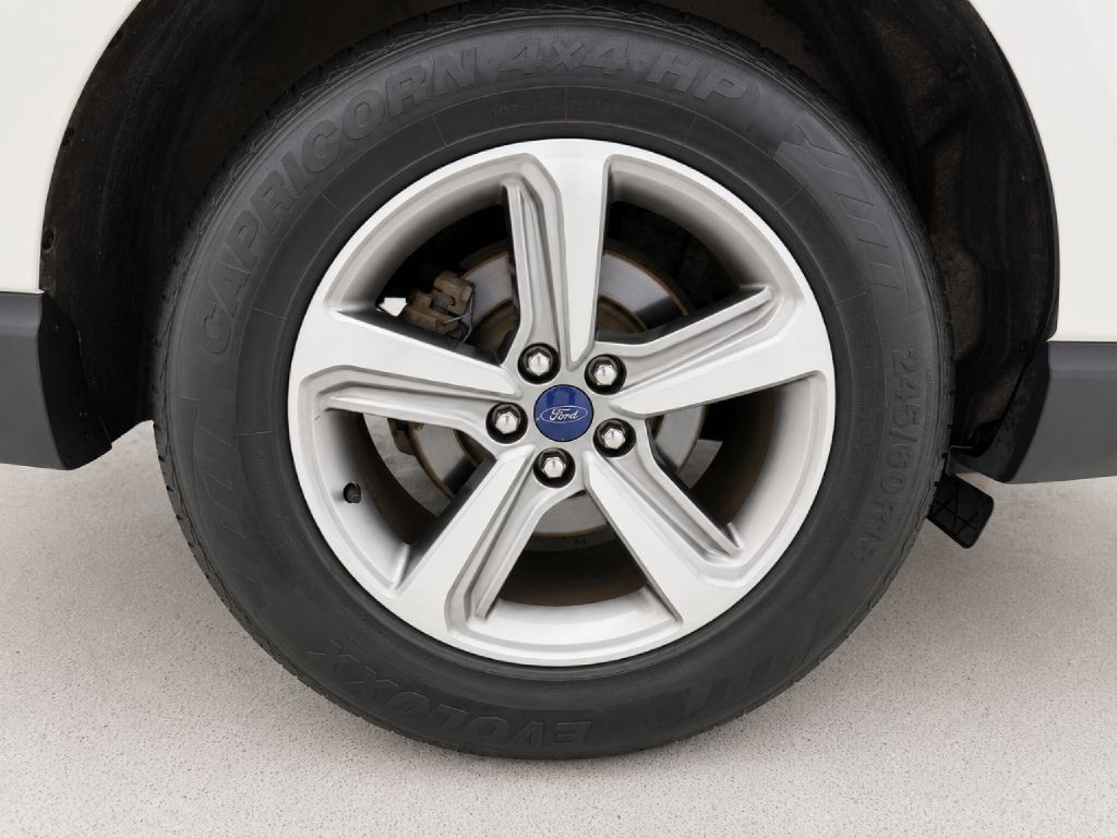 2019 Ford Edge Image 32