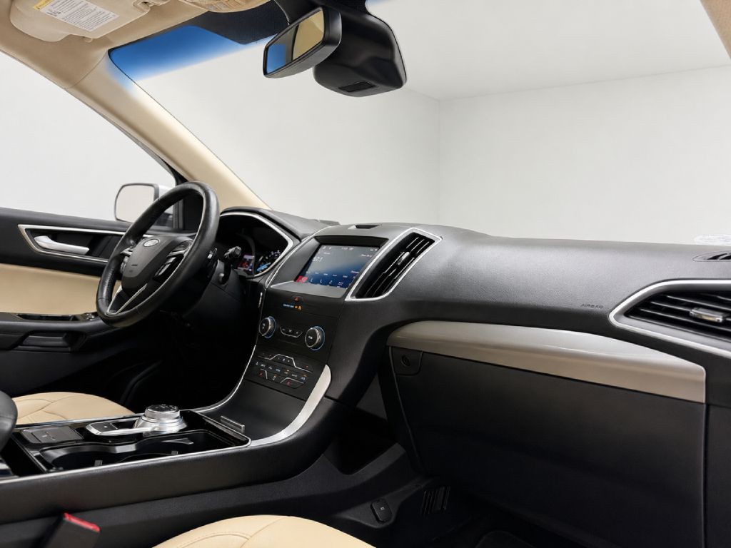 2019 Ford Edge Image 39