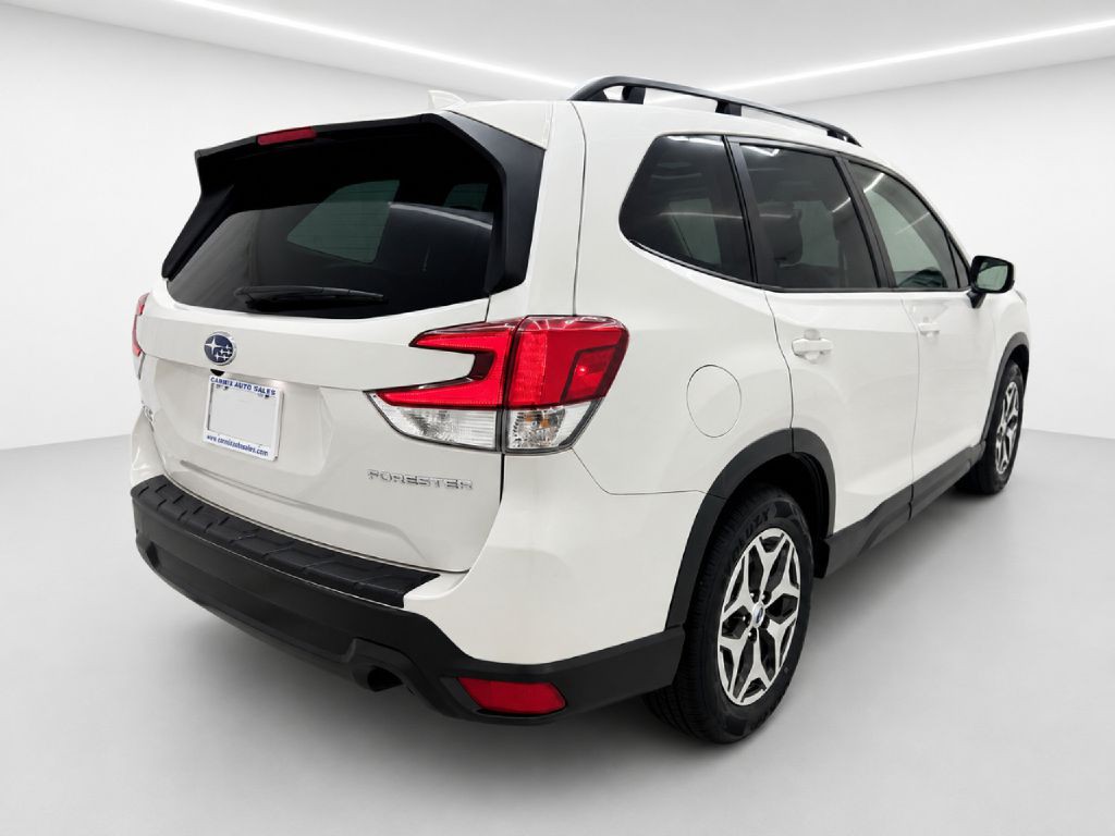 2023 Subaru Forester Image 3