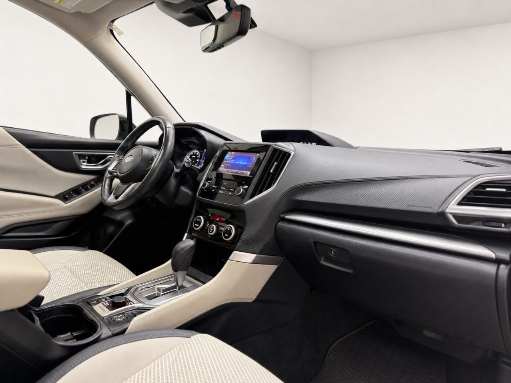 2023 Subaru Forester Image 38