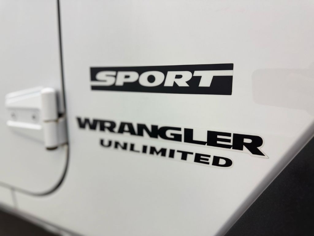 2017 Jeep Wrangler Unlimited Image 34