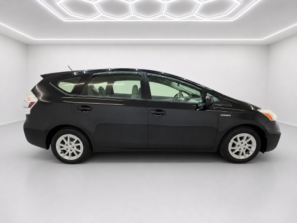 2012 Toyota Prius Image 2