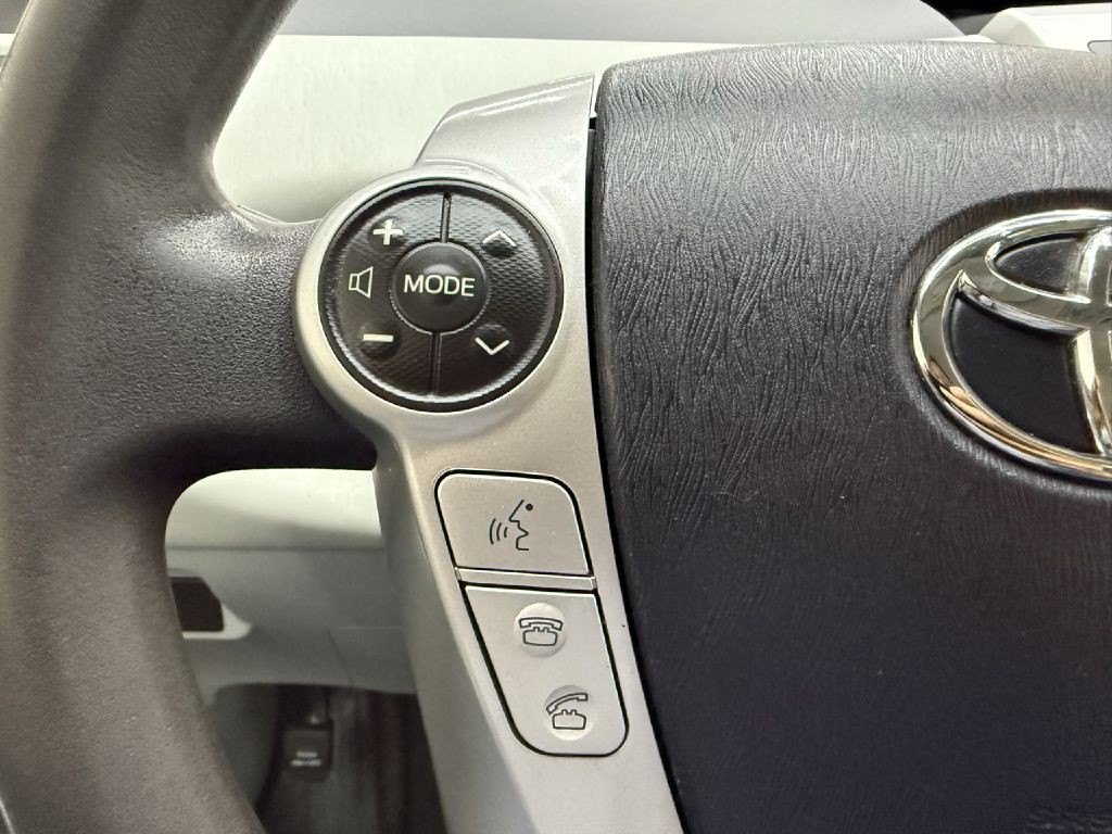 2012 Toyota Prius Image 12
