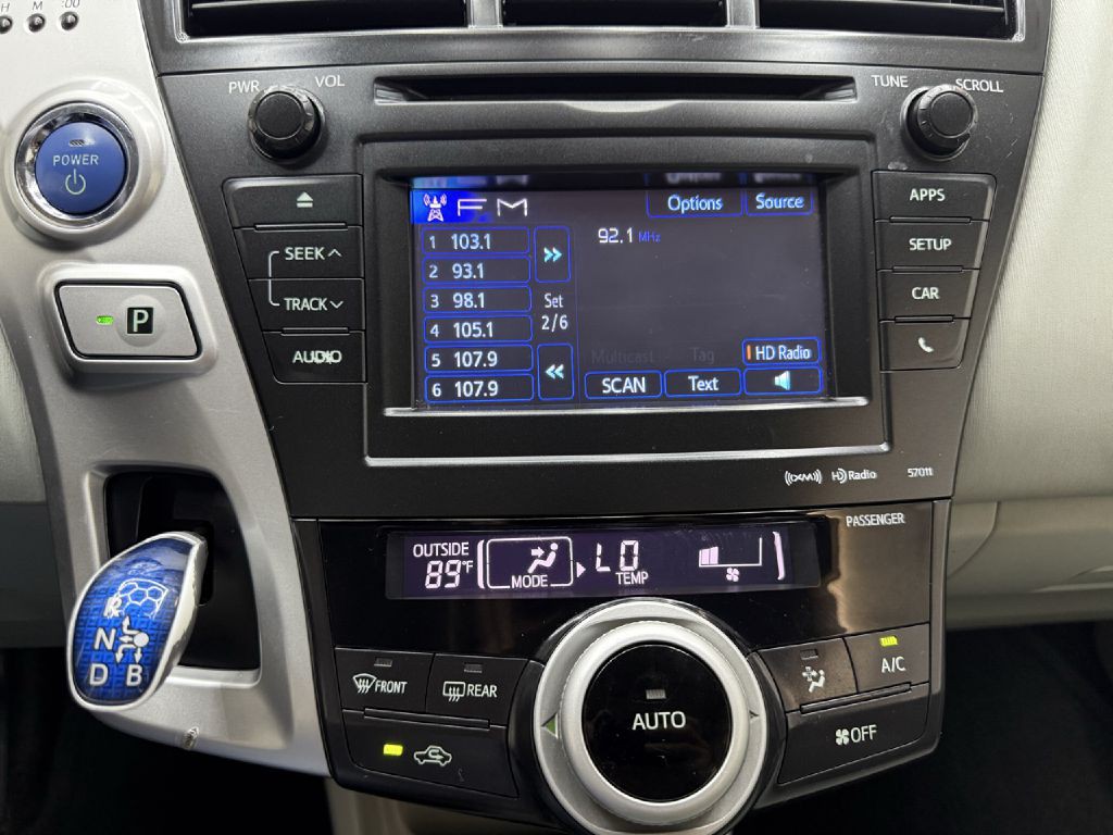 2012 Toyota Prius Image 15
