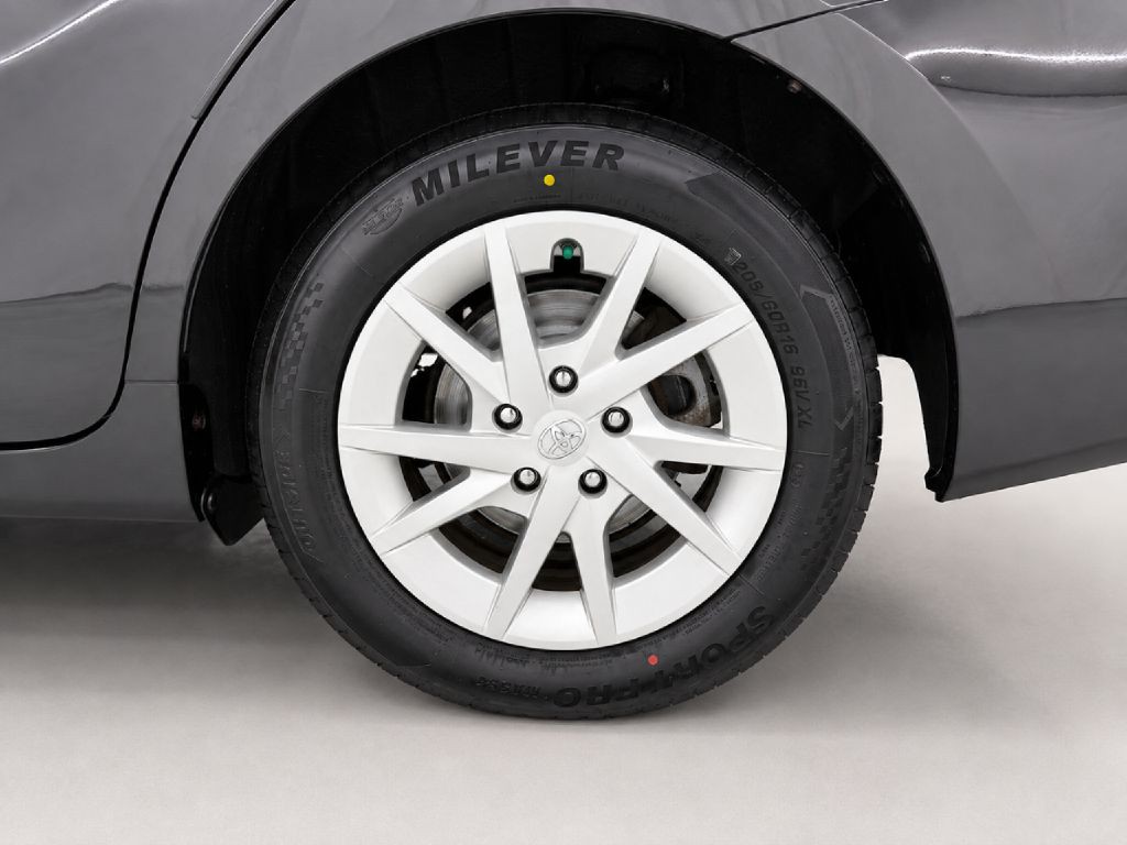2012 Toyota Prius Image 26
