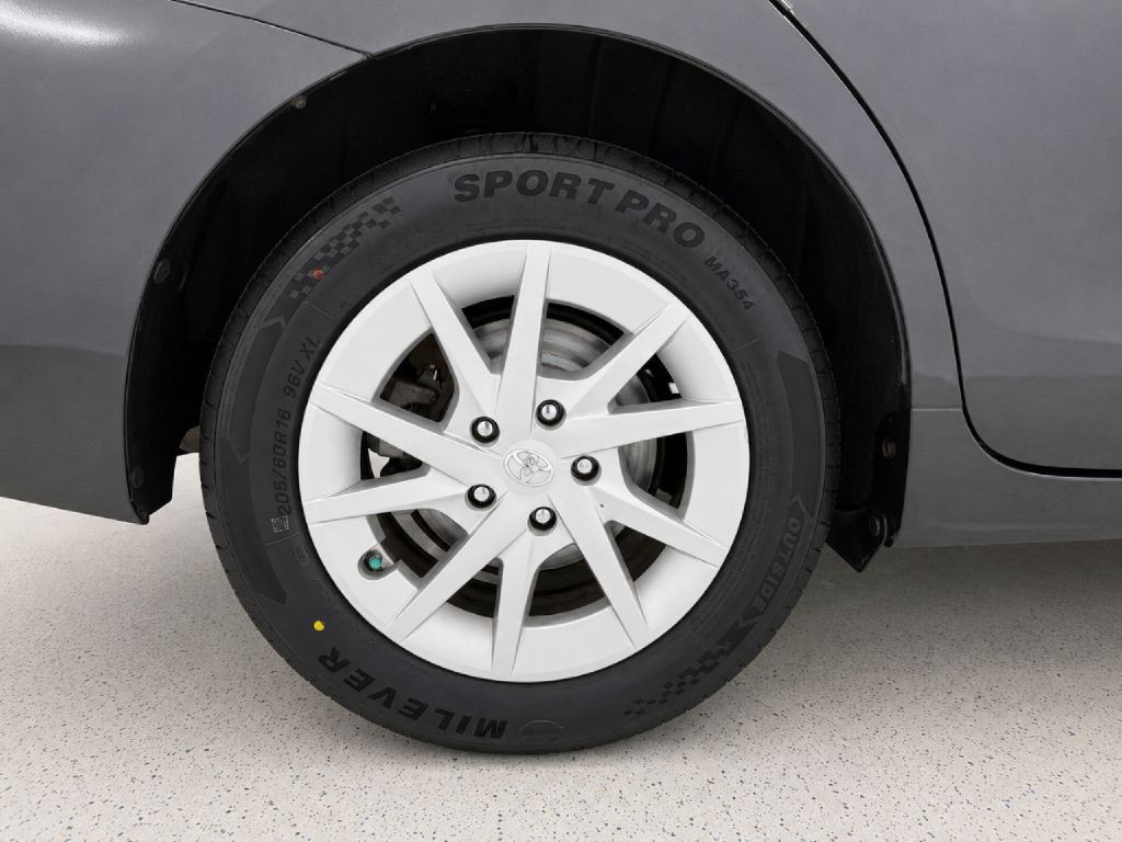 2012 Toyota Prius Image 27