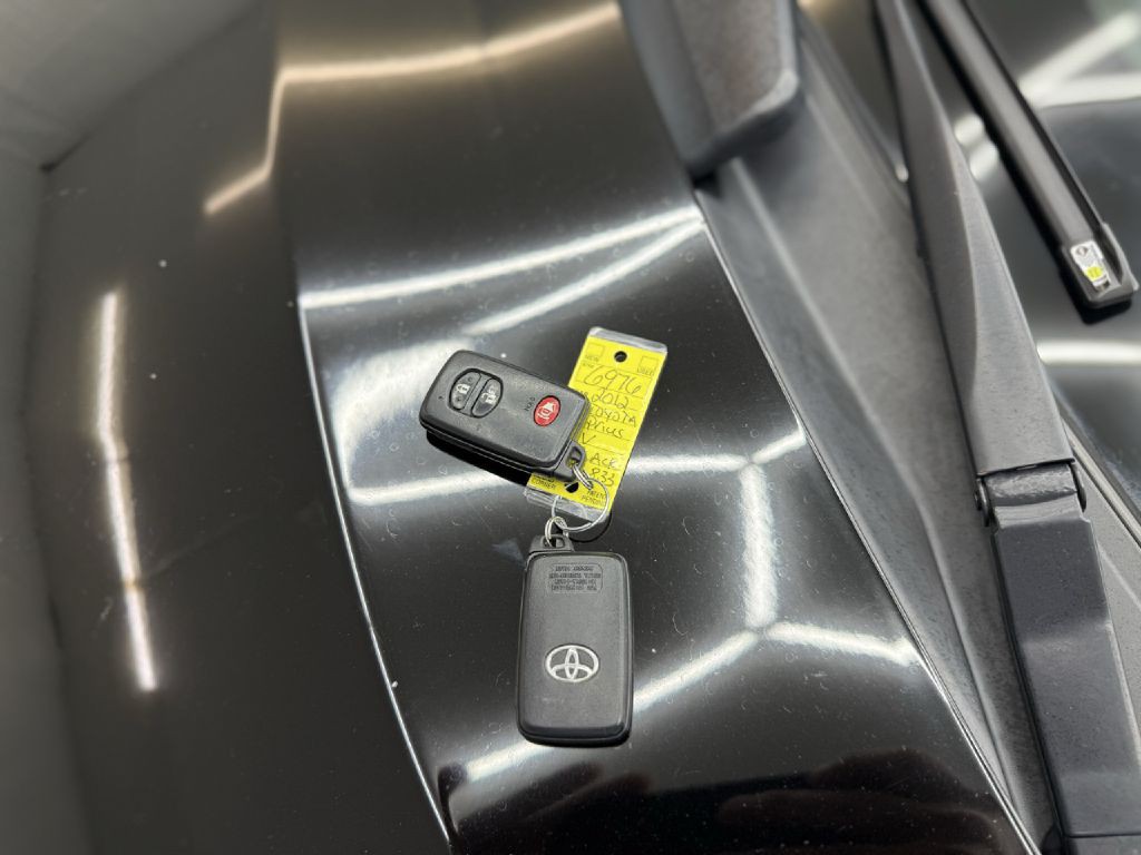 2012 Toyota Prius Image 36
