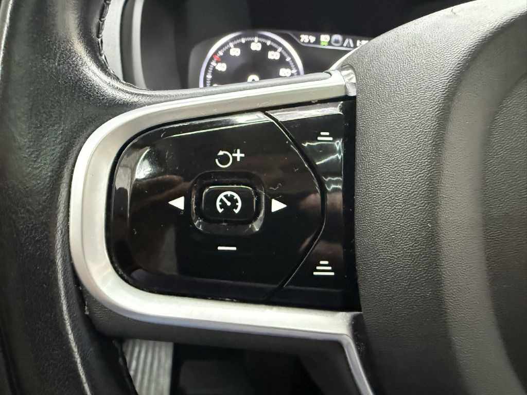 2022 Volvo XC90 Image 15