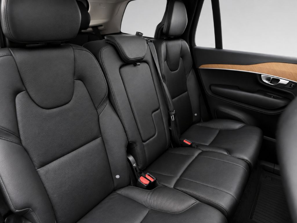 2022 Volvo XC90 Image 25