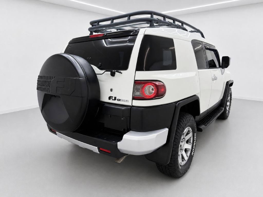 2014 Toyota FJ Cruiser Image 3