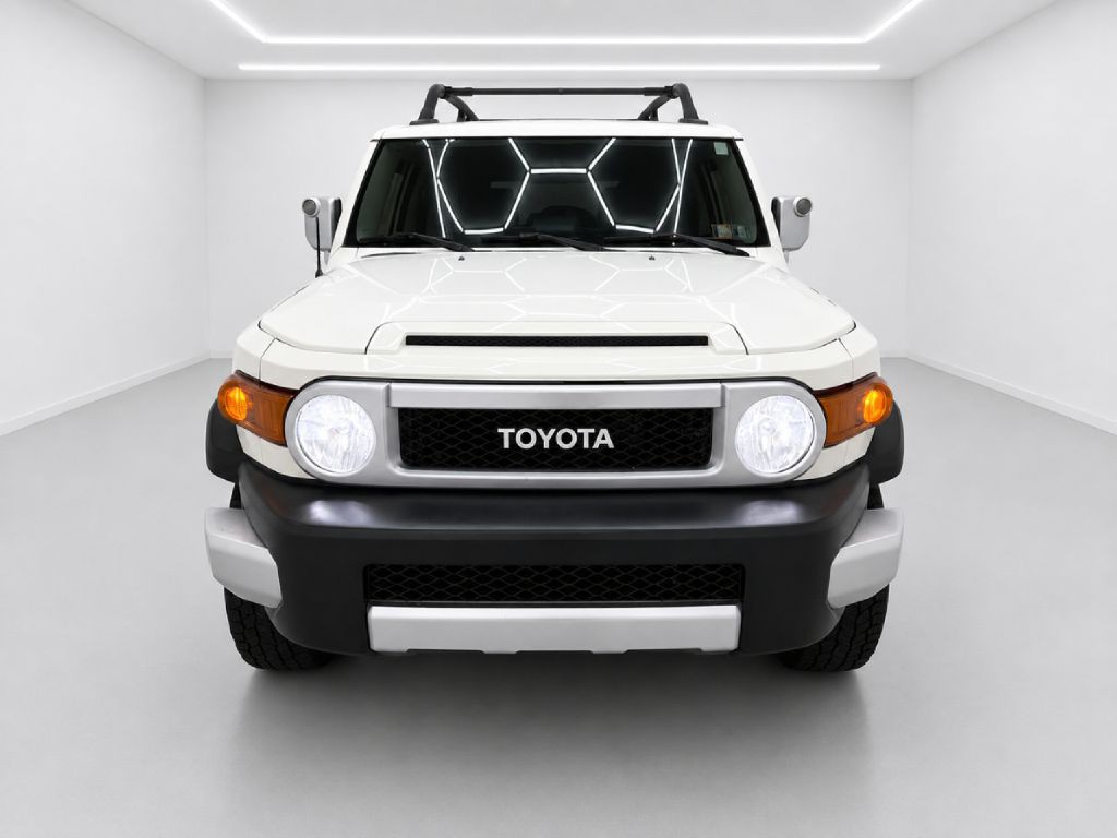 2014 Toyota FJ Cruiser Image 8