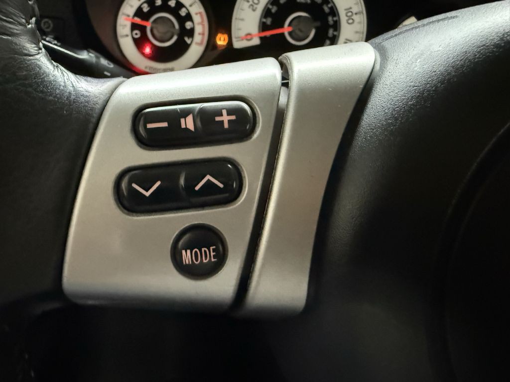 2014 Toyota FJ Cruiser Image 12