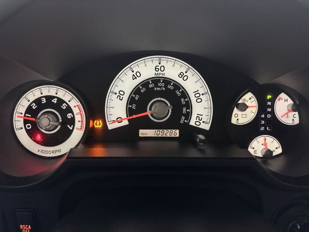 2014 Toyota FJ Cruiser Image 14