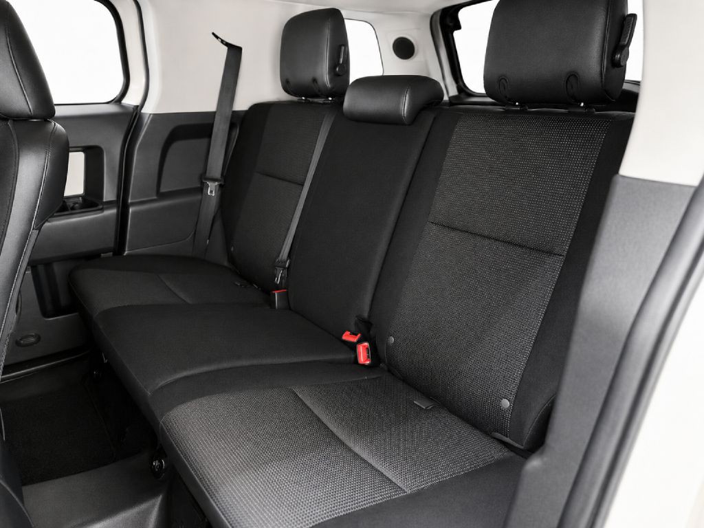 2014 Toyota FJ Cruiser Image 20